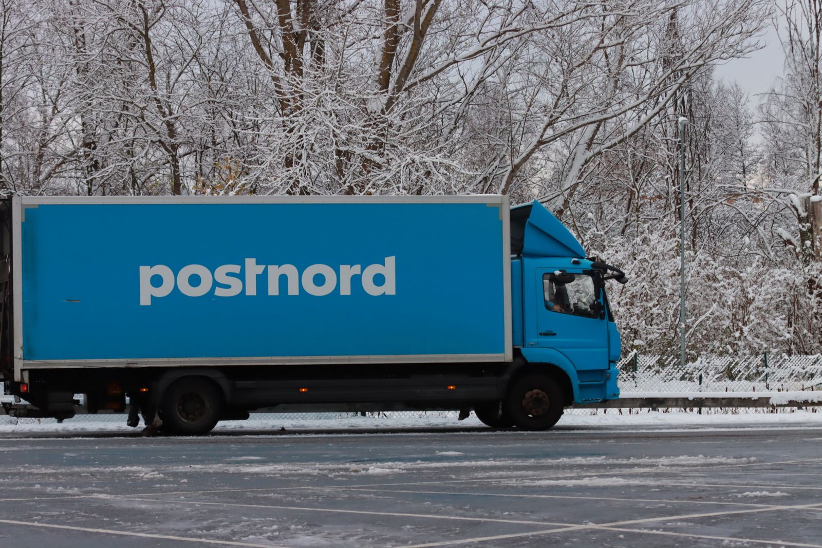 Refrigerated van, two compartment
