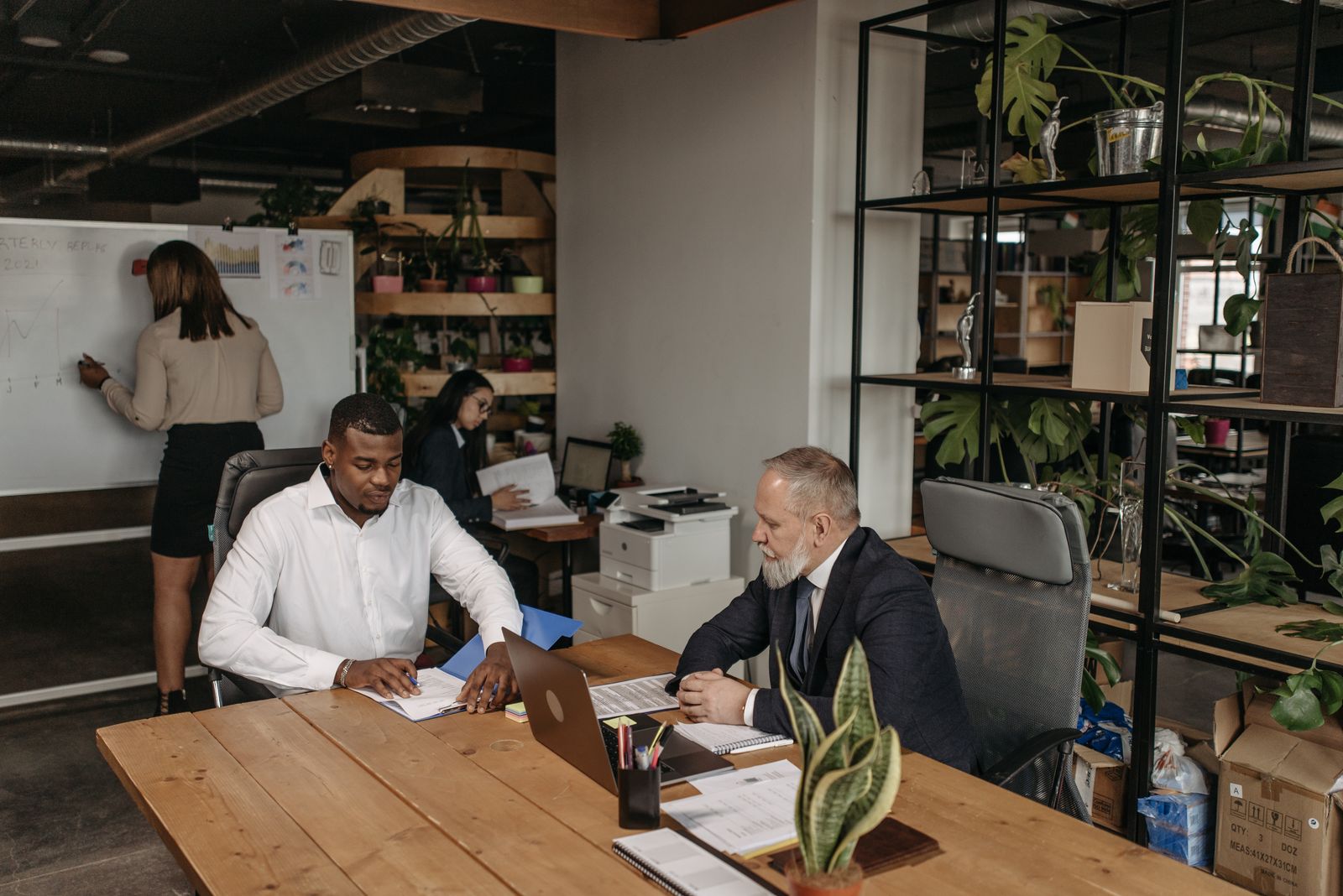 Account managers working with a fleet customer